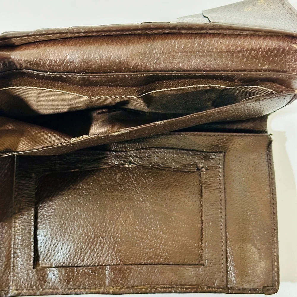 Gucci Beige and Brown Wallet with Red and Green Stripe - Picture 15 of 15